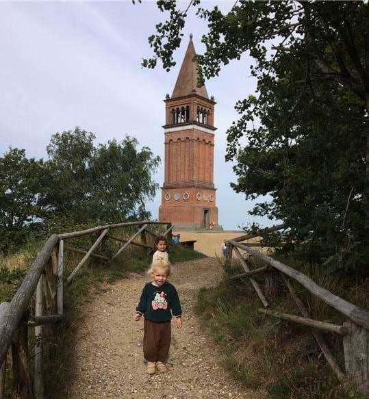 Børn fra Ovenpå er på tur til Himmelbjerget